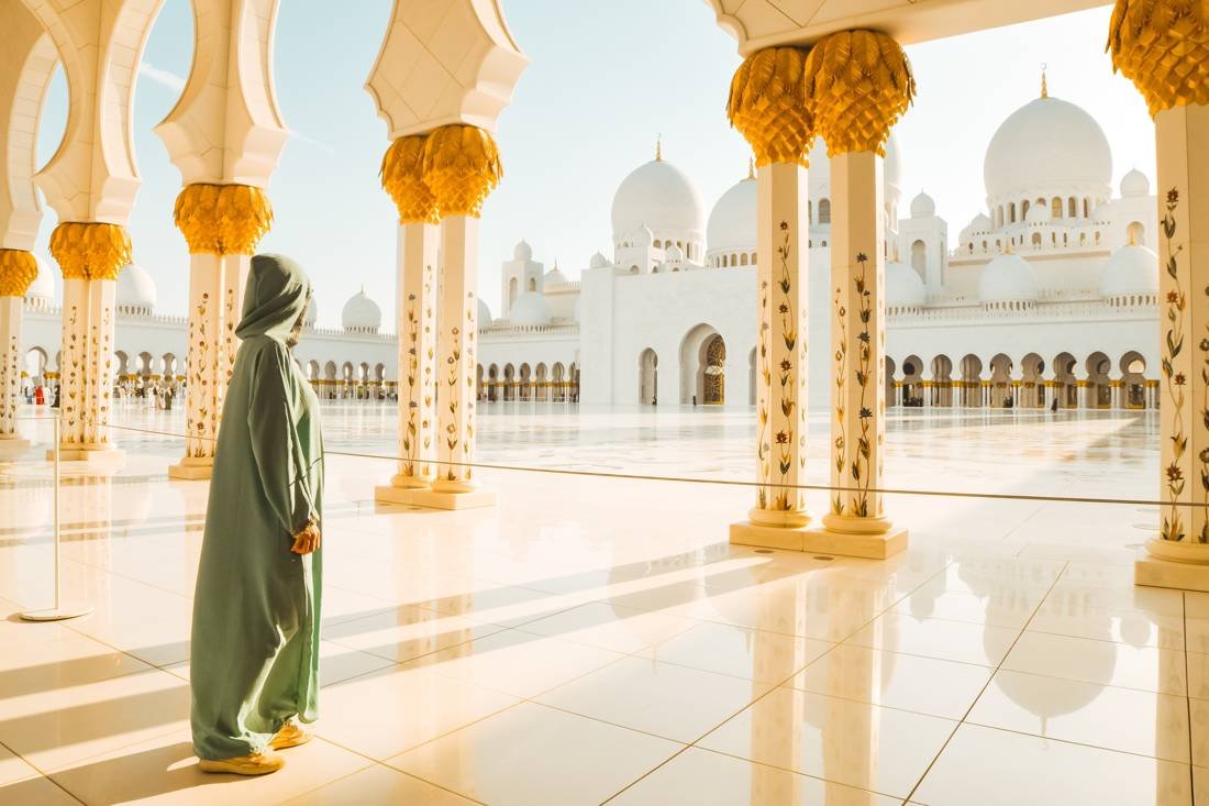 Sheikh Zayed Grand Mosque: The Complete Layover Visitor Guide